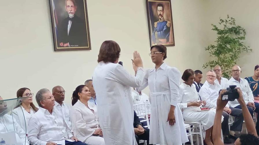 Juramentan a Daysi de Óleo como gobernadora de La Altagracia