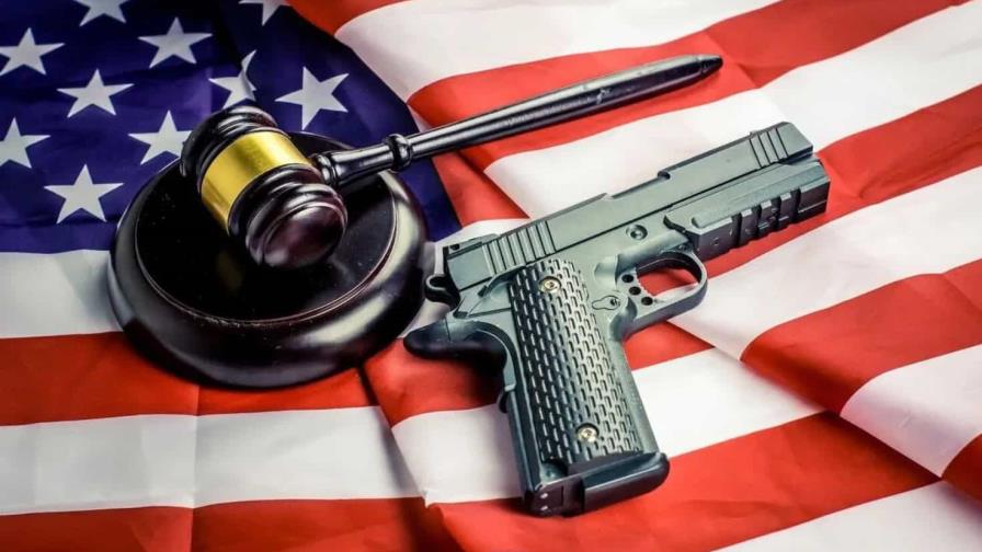 Corte de EE. UU. frena ley contra violencia de armas aprobada por votantes de California