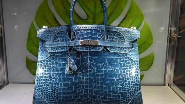 El primer bolso Birkin de Hermés será subastado en París en julio