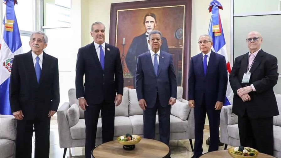 Hipólito Mejía llama a la responsabilidad y al sentido patriótico ante la crisis haitiana Hipólito Mejía llama a la responsabilidad y al sentido patriótico ante la crisis haitiana
