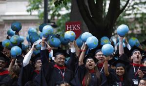 Trump restringe la entrada a Estados Unidos de estudiantes extranjeros de Harvard