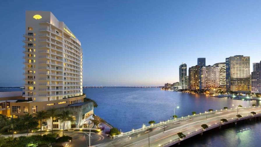 Cierra el icónico hotel Mandarin de Miami para dar paso a torre de mil millones de dólares