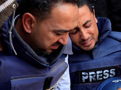 Periodistas de AFP cubren con dificultad la guerra en Gaza.