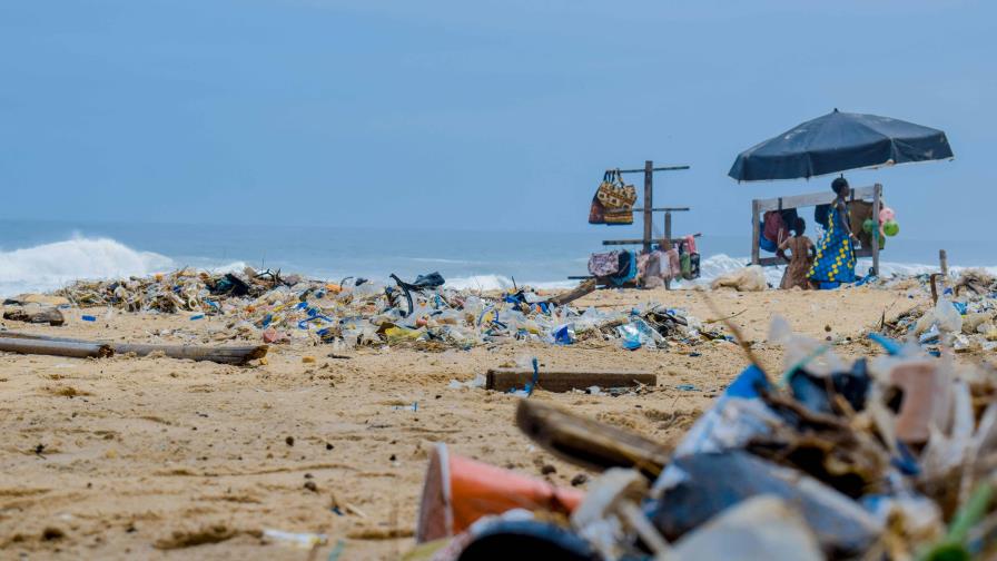 La irradiación nuclear de plásticos, una tercera vía para el reciclaje La irradiación nuclear de plásticos, una tercera vía para el reciclaje