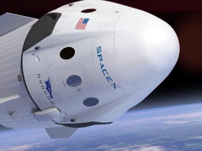 Musk da de baja a la aeronave Dragon en medio de amenazas de Trump