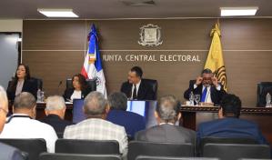 El reglamento de las encuestas políticas arroja inquietudes entre partidos y encuestadoras