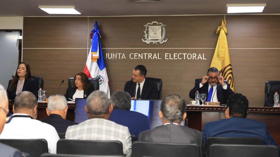 El reglamento de las encuestas políticas arroja inquietudes entre partidos y encuestadoras