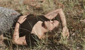 Clara Elena lanza sencillo "Vuelves"