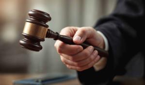 Condenan a 21 años de prisión a ginecólogo noruego por decenas de violaciones durante años