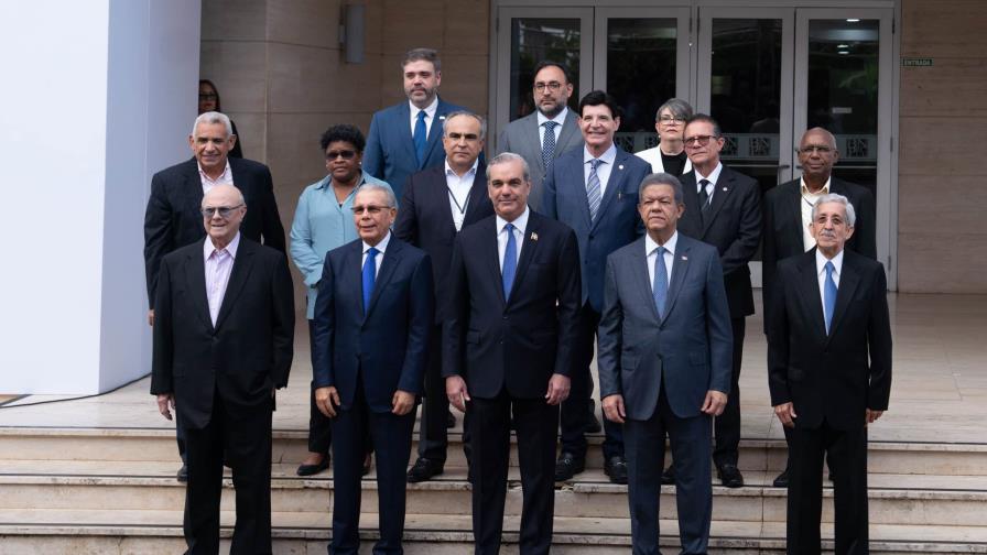 El presidente Luis Abinader y exmandatarios trazan ruta ante la crisis de Haití El presidente Luis Abinader y exmandatarios trazan ruta ante la crisis de Haití