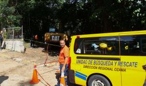 Niña de cinco años jugaba bajo la lluvia cuando fue arrastrada por la cañada en Villa Mella