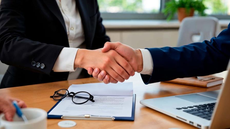 ¿Quién elige tu ARS en tu primer empleo? El derecho que muchos desconocen