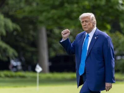 Trump firma orden ejecutiva para reducir drones en EEUU