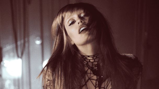 Miley Cyrus presenta Something Beautiful, ópera experimental que redefine la belleza