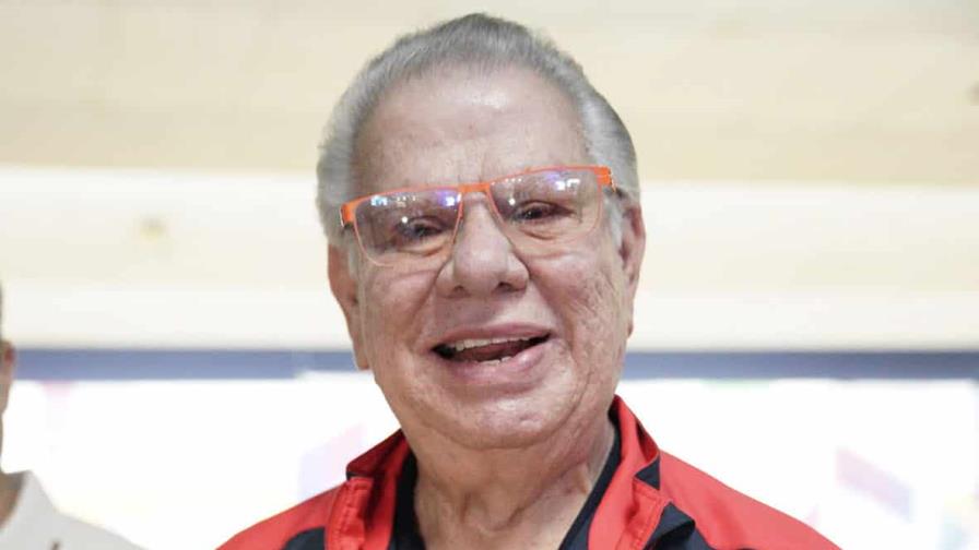 Reconocen a Rolando Sebelén por hazaña en Juegos Centroamericanos y del Caribe Maracaibo 1998 Reconocen a Rolando Sebelén por hazaña en Juegos Centroamericanos y del Caribe Maracaibo 1998