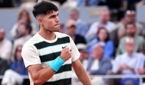 El español Carlos Alcaraz se corona campeón de Roland Garros por primera vez en su carrera