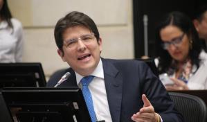 Familia de presidenciable baleado en Colombia demanda a Petro por hostigamiento