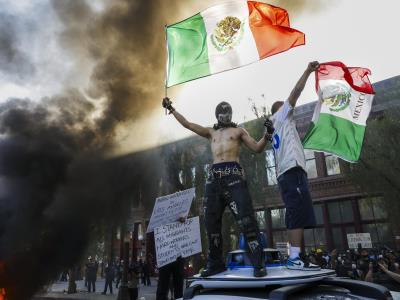 “Qué vergüenza”, grito unísono de los manifestantes en Los Ángeles