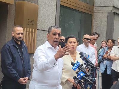 Adriano Espaillat denuncia bloqueo en centro de detención del ICE