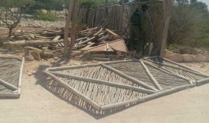 Autoridades retiran verja que impedía acceso público a playa en Pedernales 