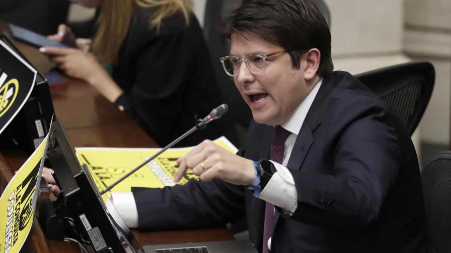 El padre de Miguel Uribe dice que su hijo logró unir a Colombia para repudiar la violencia