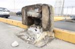 Tránsito detenido sobre el puente de la 17 tras caída de postes de alumbrado