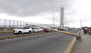 CUED trabajará en reposición de postes en el puente de la 17; aclara que eso le toca a Obras Pública