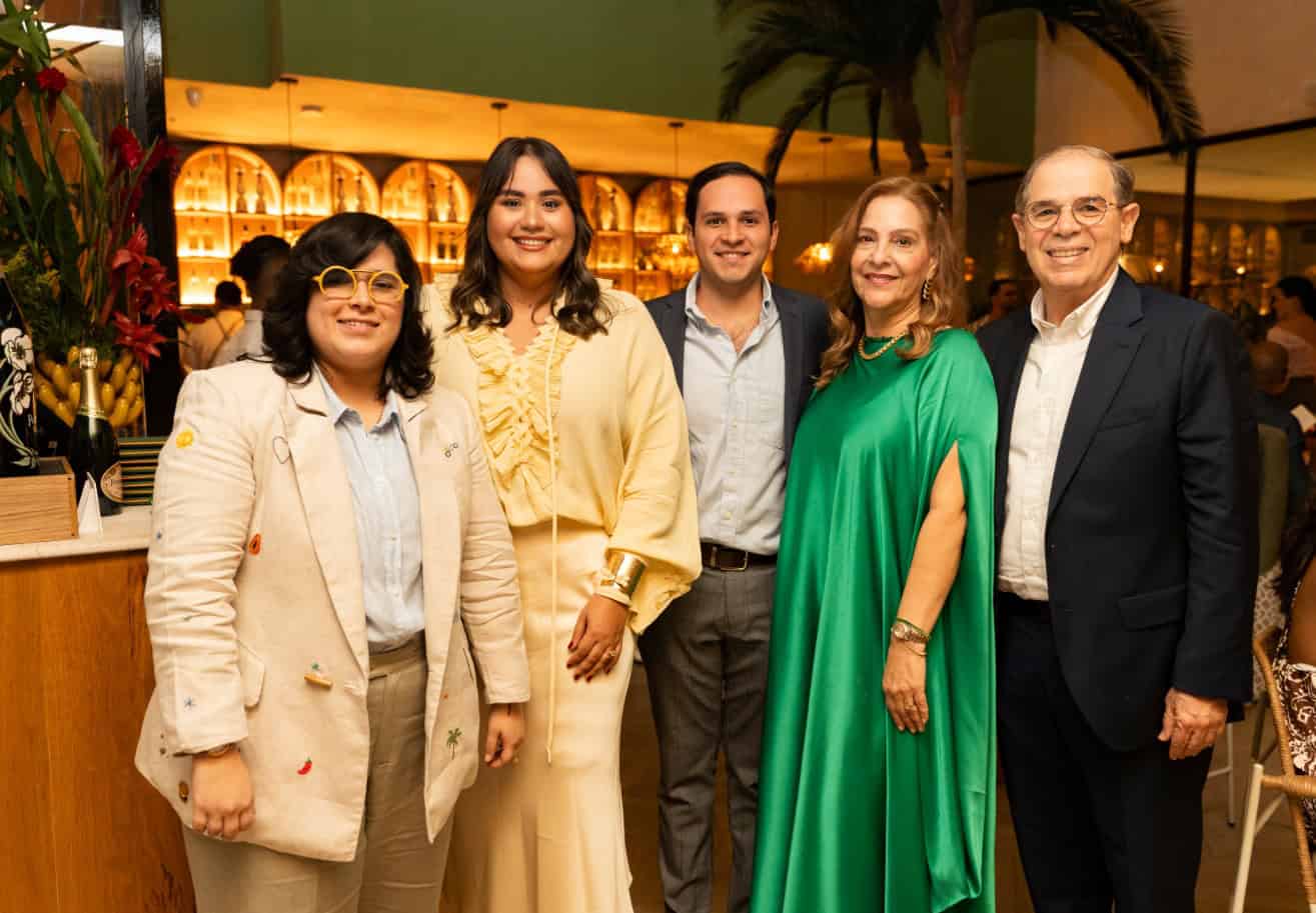 María José Manrique, Miriana Cotes, Juan Miguel Manrique, María Cecilia Vives y Gustavo Manrique.