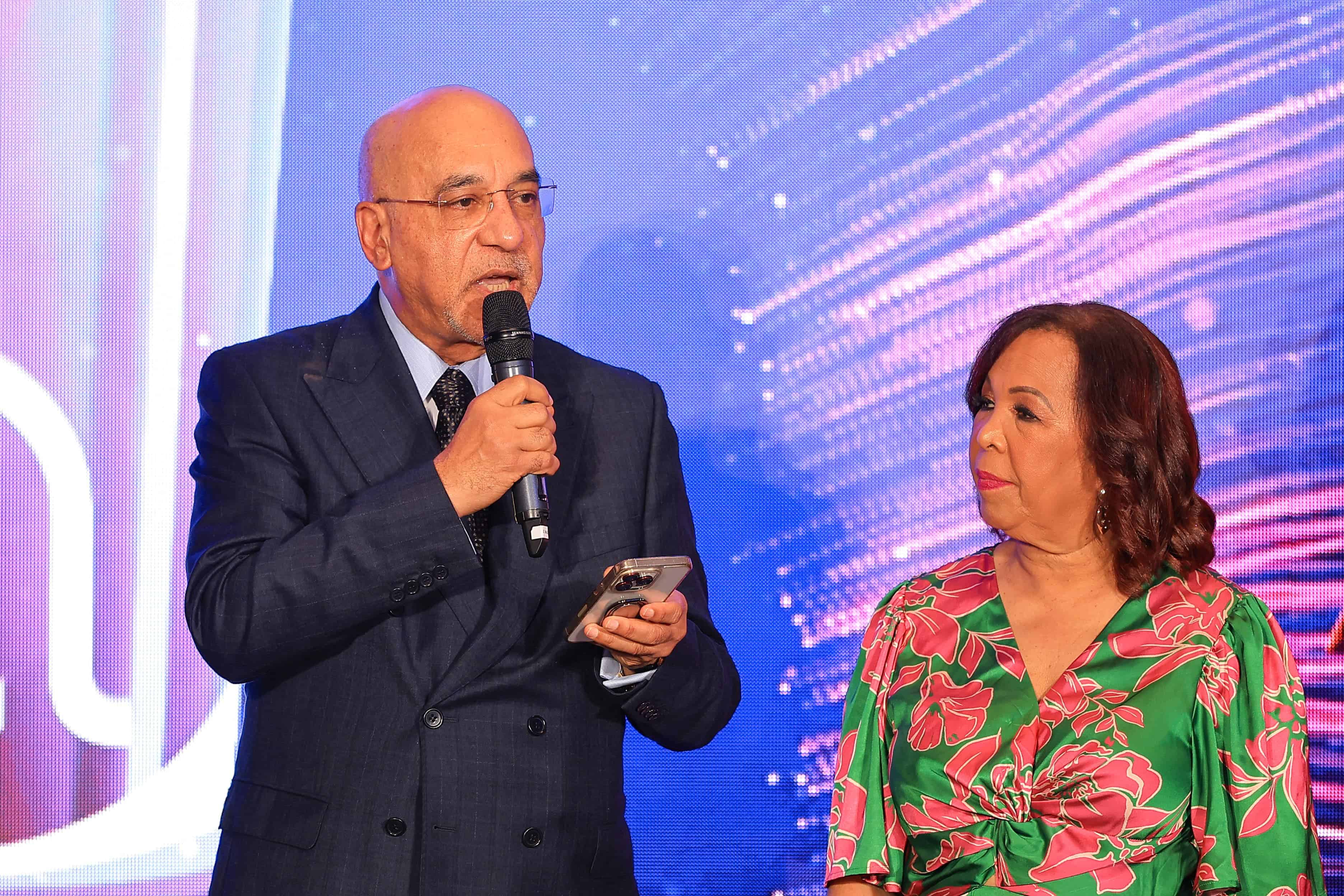 Aníbal de Castro dedicated the recognition to his colleagues who practice their profession with decency, perseverance, and duty.