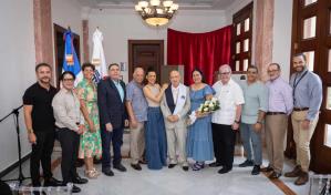 Giovanny Cruz Durán recibe reconocimiento en la Escuela Nacional de Arte Dramático