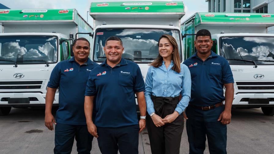 María Paula Méndez: "Tener la primera flota eléctrica en Dominicana es un lindo reto" María Paula Méndez: "Tener la primera flota eléctrica en Dominicana es un lindo reto"