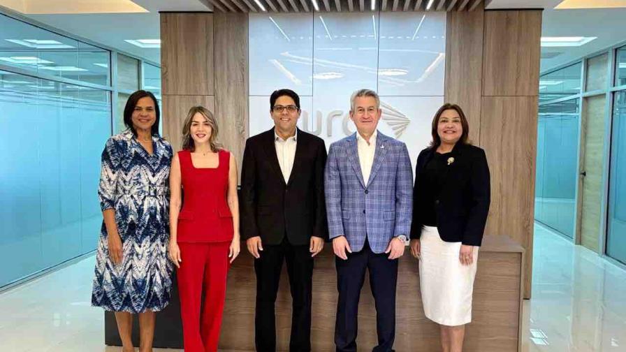 Seguros SURA y FASD firman acuerdo para la restauración de cuencas de los ríos Haina, Nizao y Ozama Seguros SURA y FASD firman acuerdo para la restauración de cuencas de los ríos Haina, Nizao y Ozama