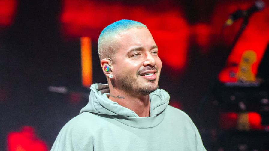 J Balvin promete dar a Colombia sus conciertos más especiales: Un regalo para mi tierra J Balvin promete dar a Colombia sus conciertos más especiales: Un regalo para mi tierra