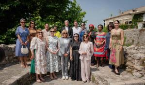 Raquel Arbaje participa en visita cultural en Saint-Paul de Vence, en Francia