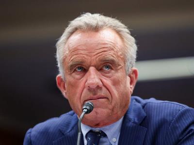 Robert F. Kennedy Jr. despide al comité asesor de vacunas
