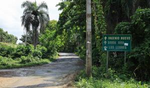 Silencio se impone tras hallazgo de dos cadáveres y un herido en solar de San Cristóbal