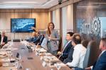 Carolina Mejía propone revisar la política de seguridad industrial ante amenazas comerciales