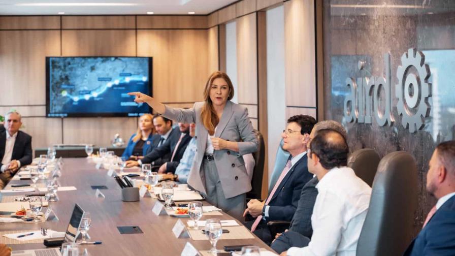Carolina Mejía propone revisar la política de seguridad industrial ante amenazas comerciales Carolina Mejía propone revisar la política de seguridad industrial ante amenazas comerciales