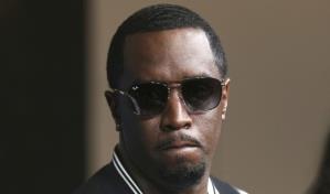 Exnovia de Diddy testifica que él le dio unos 150,000 dólares en un contrato de amor