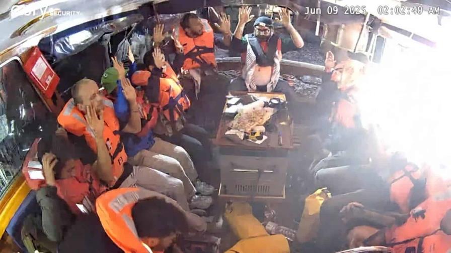Ocho activistas de la Flotilla de la Libertad continúan en Israel y podrían estar un mes detenidos Ocho activistas de la Flotilla de la Libertad continúan en Israel y podrían estar un mes detenidos