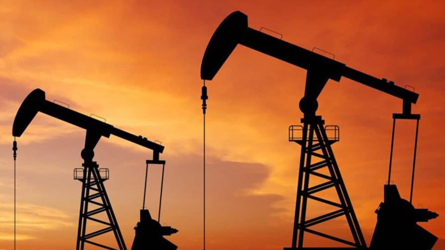 Precios del petróleo caen más de 7% tras ataque iraní contra base de EE. UU. en Catar