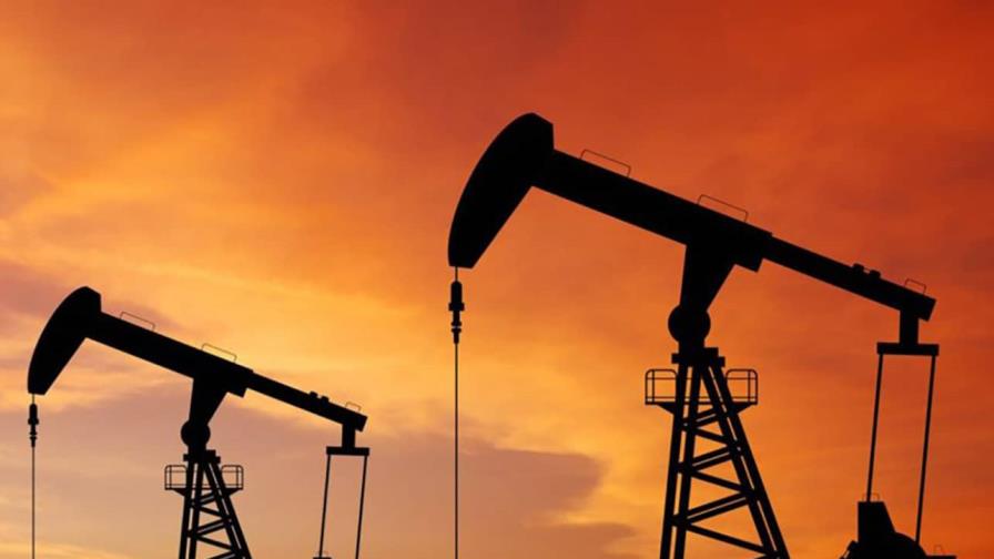 El petróleo de Texas se dispara un 4.9 % tras el pacto comercial entre EE. UU. y China El petróleo de Texas se dispara un 4.9 % tras el pacto comercial entre EE. UU. y China