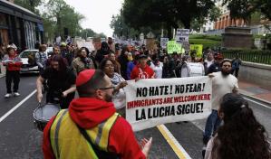 Las protestas contra redadas se extienden por EE. UU. y Texas despliega la Guardia Nacional