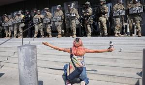 Mayor organización proinmigrante de Los Ángeles se defiende de acusaciones por protestas