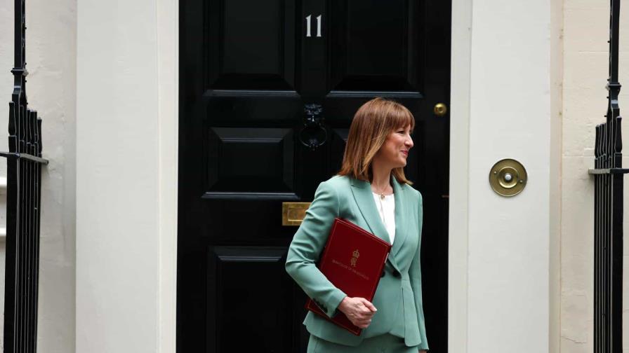 El gobierno británico apuesta por la defensa y la sanidad en sus presupuestos El gobierno británico apuesta por la defensa y la sanidad en sus presupuestos