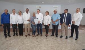 El Gobierno entrega 341 títulos de propiedad en El Café de Herrera