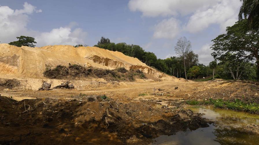 Residentes en el sector Cuesta Brava denuncian destrucción ambiental por proyecto inmobiliario Residentes en el sector Cuesta Brava denuncian destrucción ambiental por proyecto inmobiliario