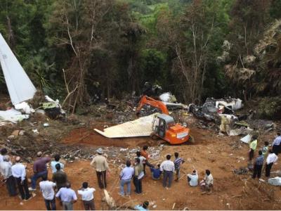 Accidente aéreo en la India: al menos 265 cuerpos recuperados