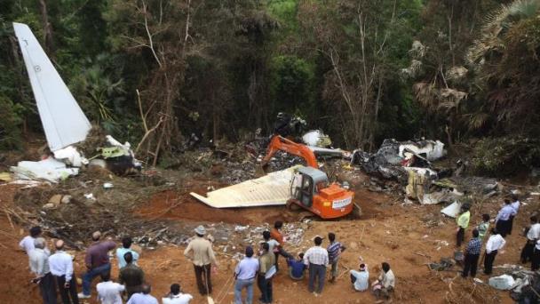 Al menos 265 cuerpos recuperados tras el siniestro del avión de Air India