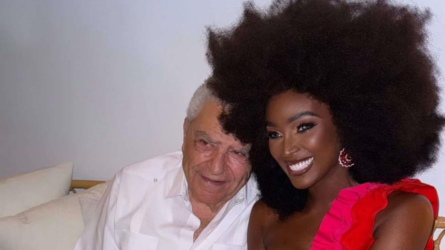 Amara La Negra se reencuentra con Don Francisco a casi dos décadas de estar en "Sábado Gigante Amara La Negra se reencuentra con Don Francisco a casi dos décadas de estar en "Sábado Gigante